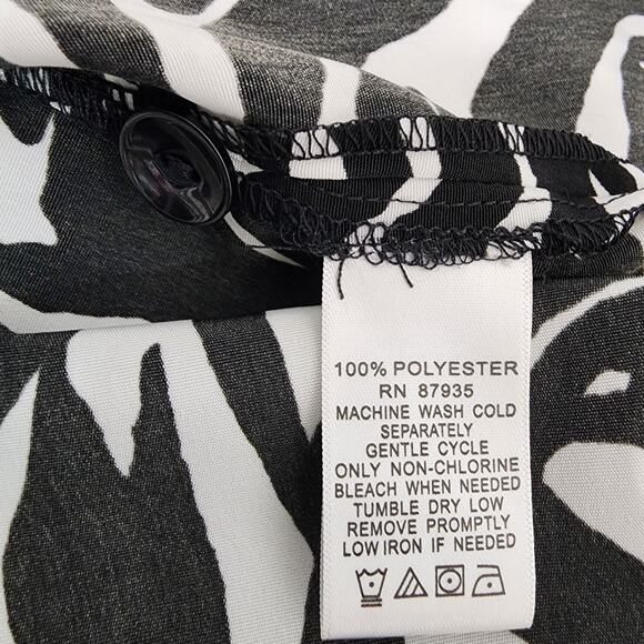 Susan Graver Womens Peach Skin Button Big Shirt Medium White Black Zebra Print - Picture 10 of 11